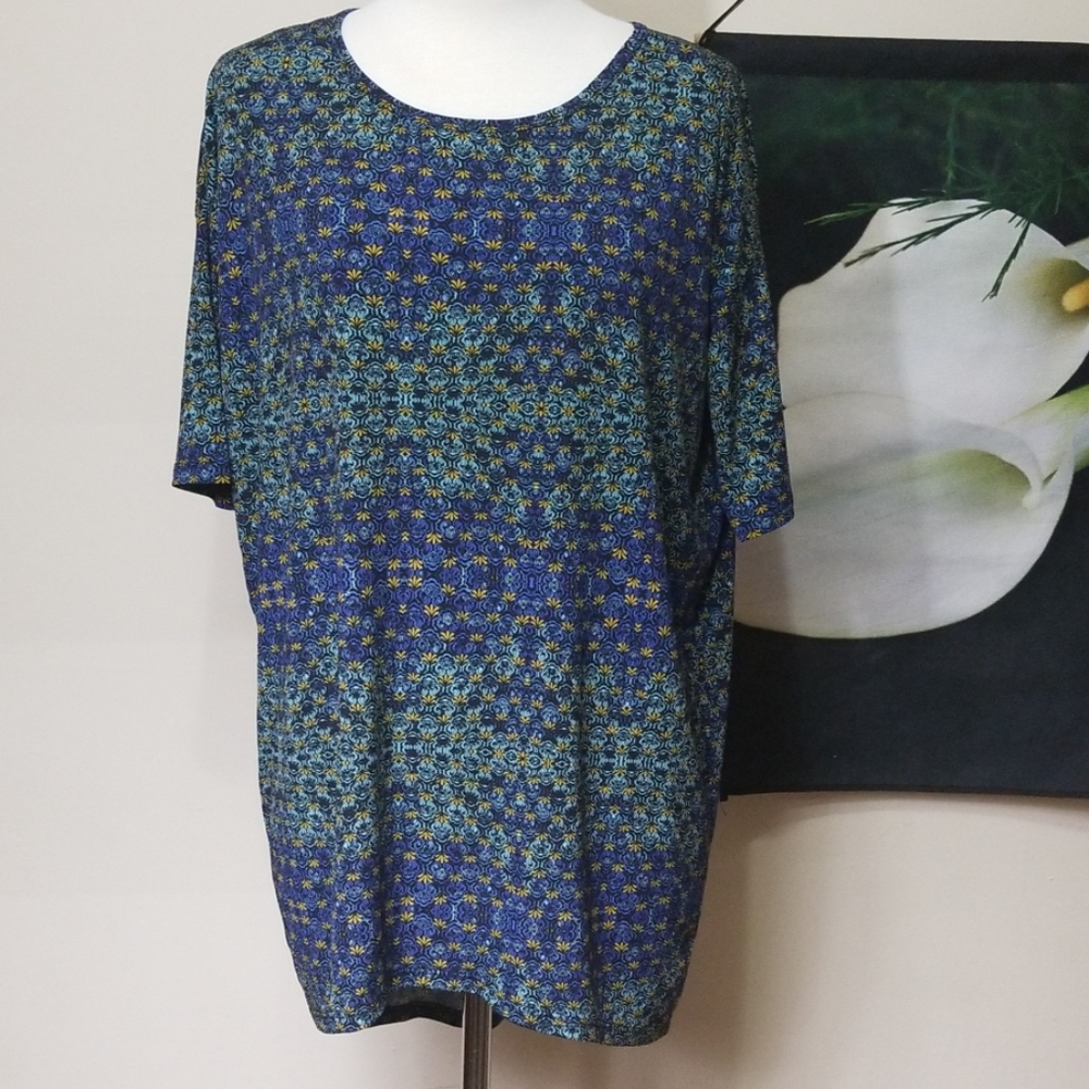 Lularoe High Low Shirt Sleeve Irma Top